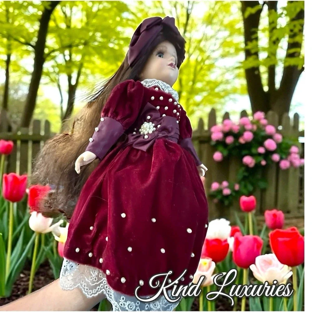 Victoria Collection Melissa Jane‎ 1996 Brunette Porcelain Doll